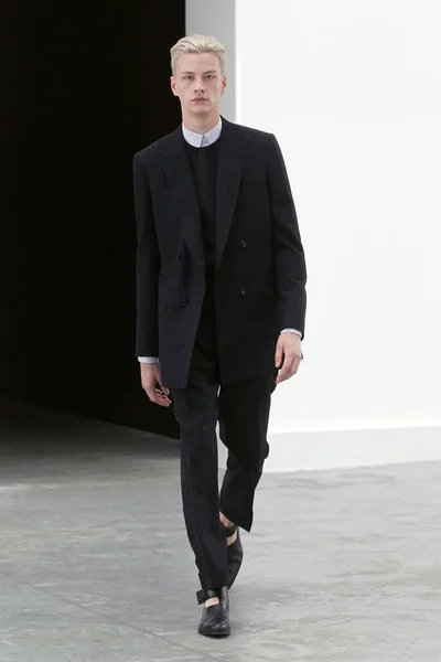 Look 1